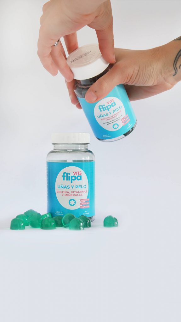 flipa- uñas y pelos manos 3-min